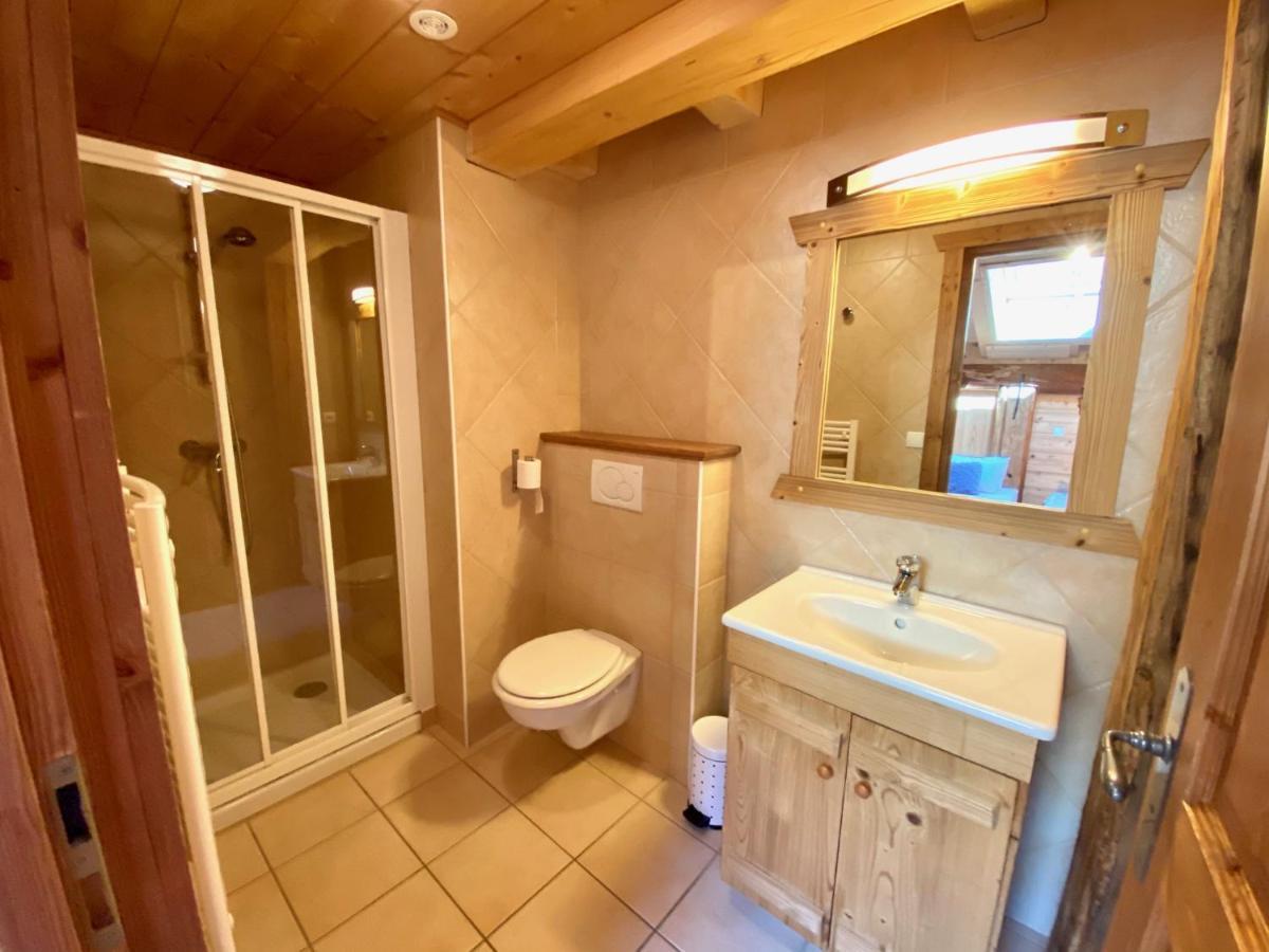 Chalet In Morzine Sleeping 12 With Sauna Exteriör bild